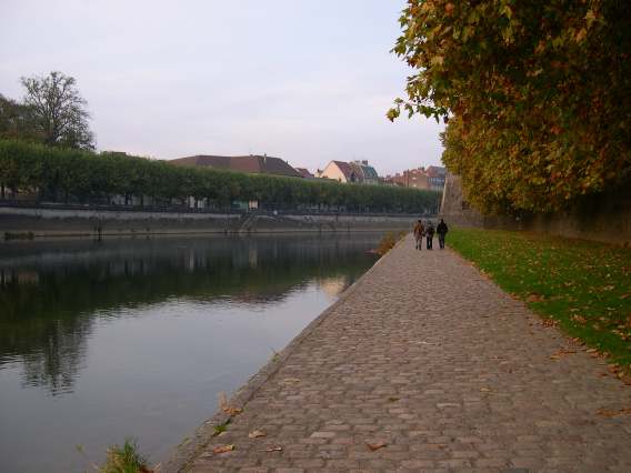  promenade sur les berges du Doubs